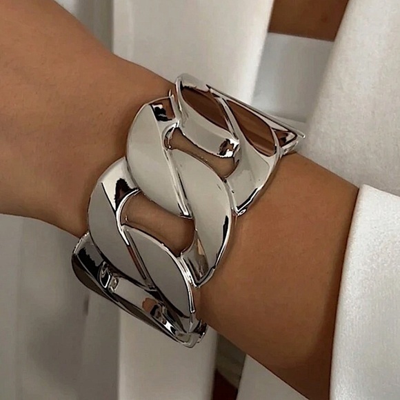 Oversized Chain Link Bangle Bracelet, Exaggerated Hollow Out Wavy Smooth Chunkyy - Picture 2 of 4